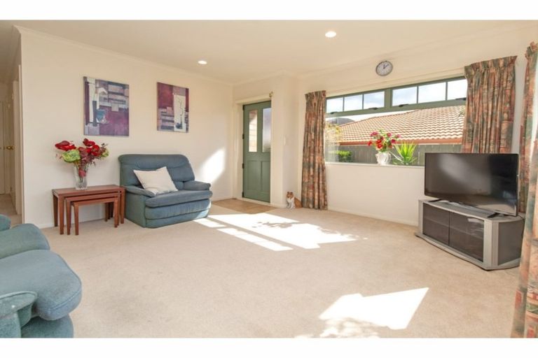 Photo of property in 87a Elan Place, Stanmore Bay, Whangaparaoa, 0932