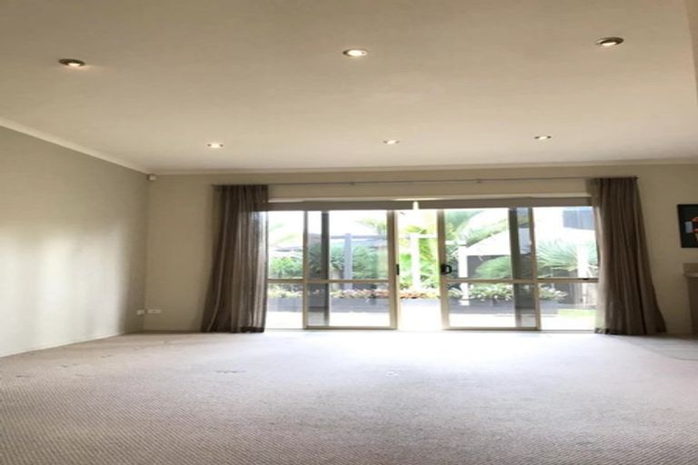 Photo of property in 3 Stornaway Drive, Flat Bush, Auckland, 2016