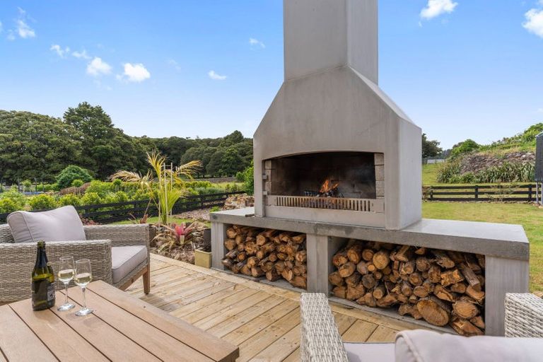 Photo of property in 25 Capstone Place, Te Kamo, 0185