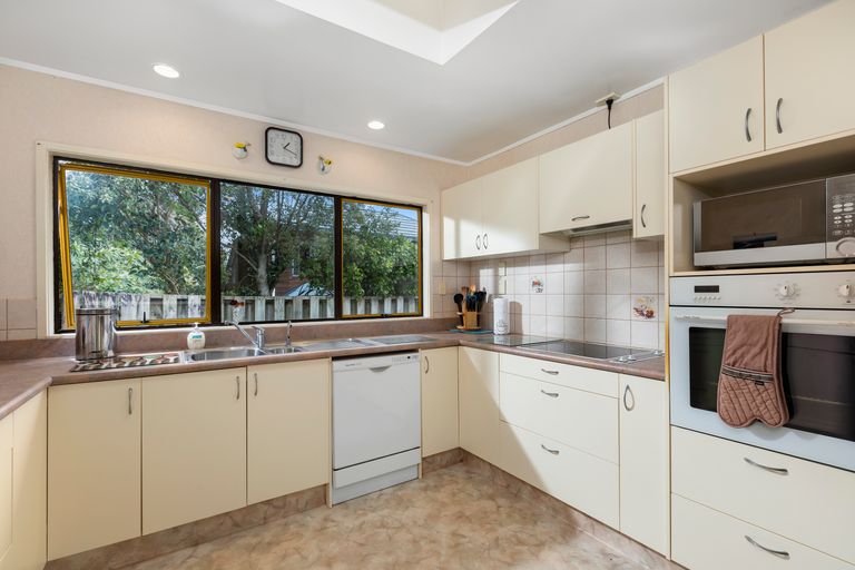 Photo of property in 789a Beach Road, Browns Bay, Auckland, 0630