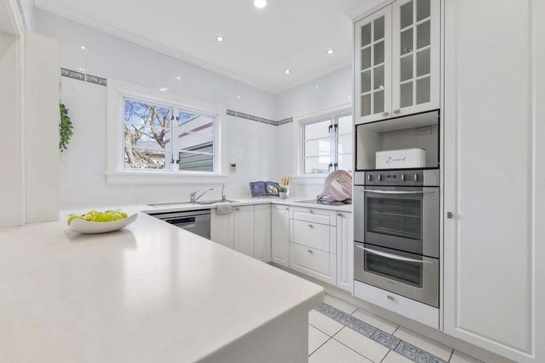 Photo of property in 174 Brooklands Road, Vogeltown, New Plymouth, 4310