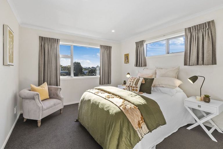 Photo of property in 21 Mascot Street, Tawa, Wellington, 5028