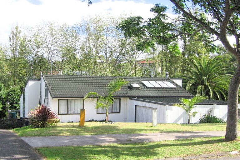 Photo of property in 27 Birman Close, Half Moon Bay, Auckland, 2012