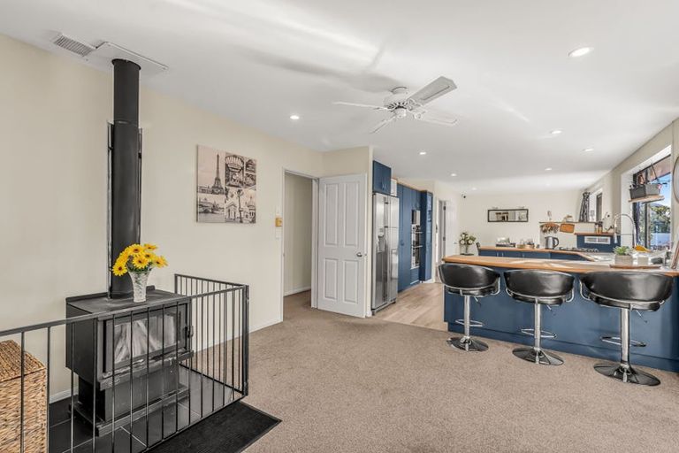 Photo of property in 10 Courtfield Close, Parklands, Christchurch, 8083