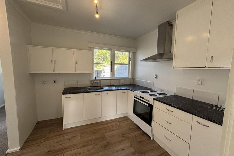 Photo of property in 3b Kopara Grove, Stokes Valley, Lower Hutt, 5019