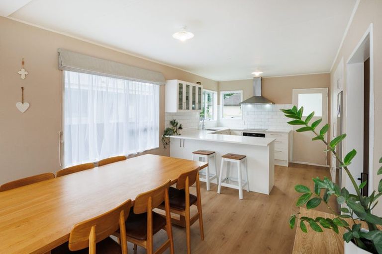 Photo of property in 6 Rennie Avenue, Milson, Palmerston North, 4414