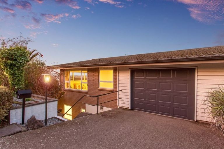 Photo of property in 1/39 Whareora Terrace, Cashmere, Christchurch, 8022