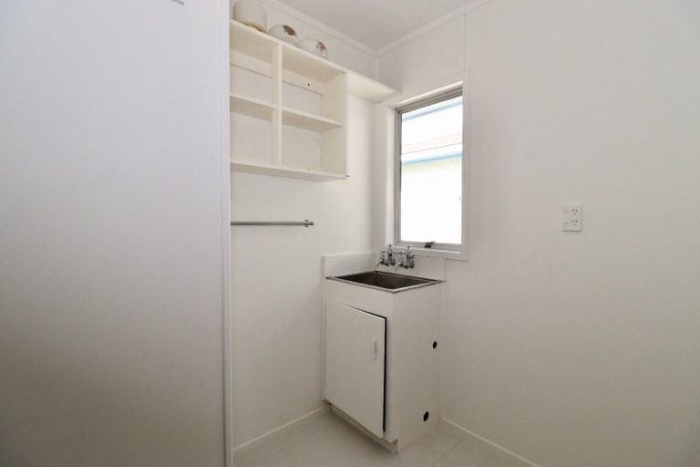 Photo of property in 28 Glynnbrooke Street, Te Atatu South, Auckland, 0610