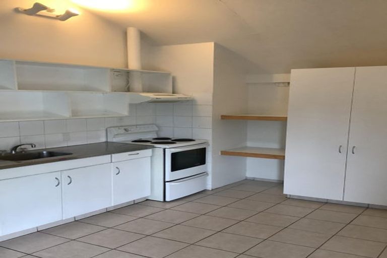 Photo of property in 1/136 Holly Road, St Albans, Christchurch, 8014