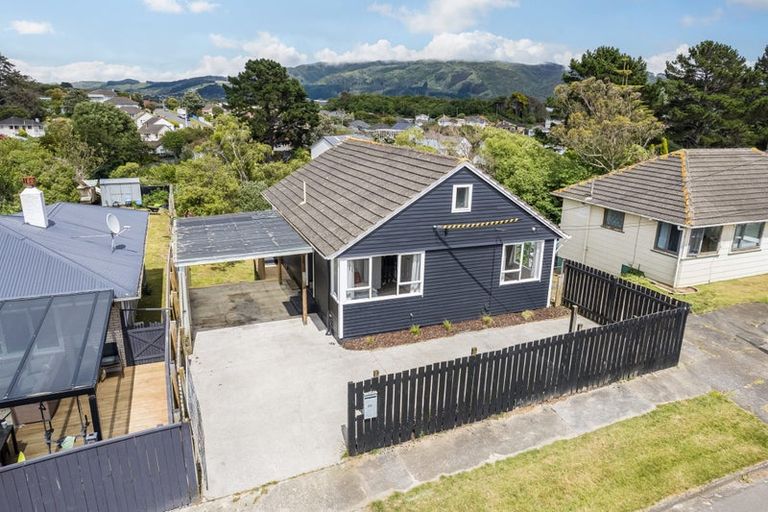 Photo of property in 20 Cornwall Crescent, Cannons Creek, Porirua, 5024
