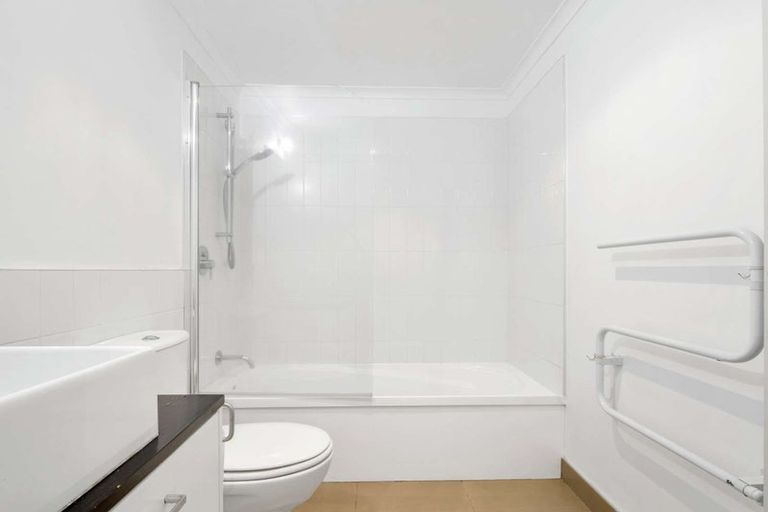 Photo of property in Algarve Apartments, 215/332 Maunganui Road, Mount Maunganui, 3116