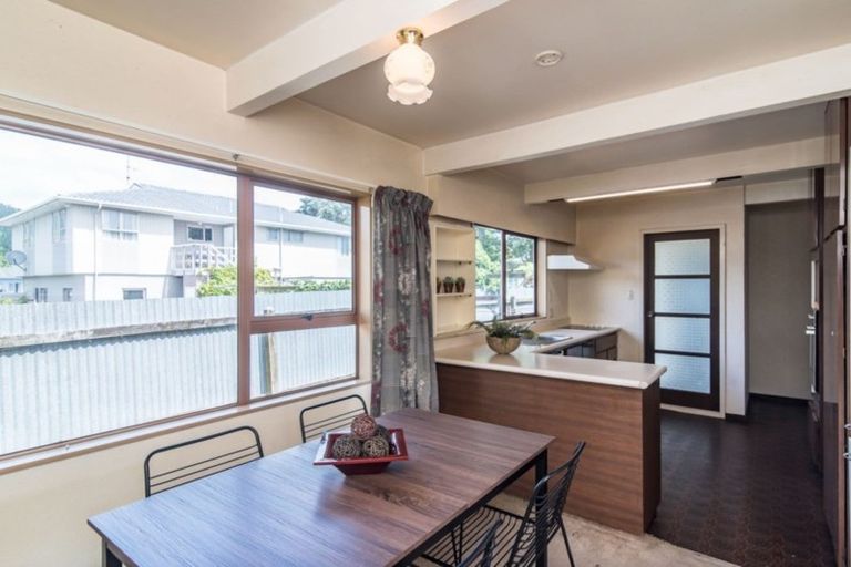 Photo of property in 22 Sunshine Avenue, Paraparaumu, 5032