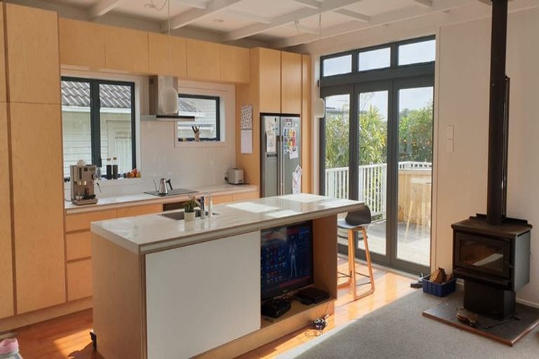 Photo of property in 9 Rimu Road, Mangere Bridge, Auckland, 2022