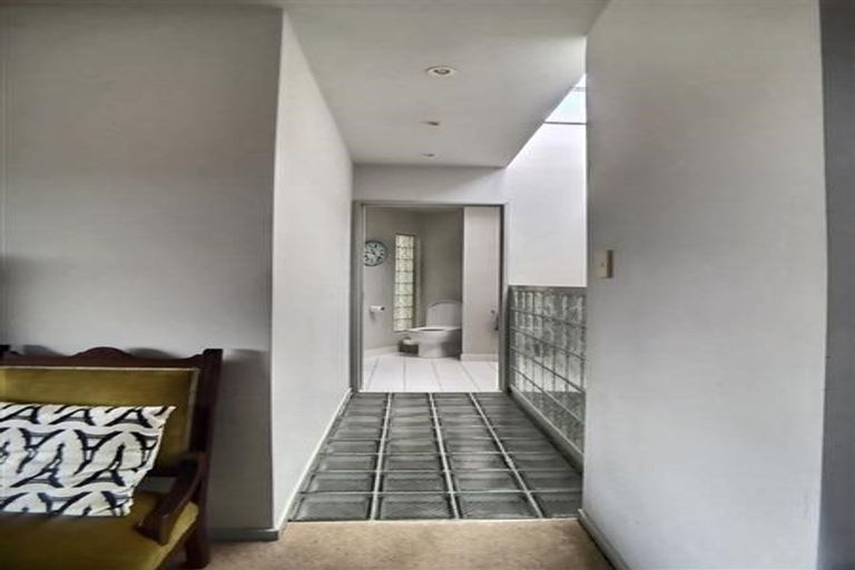 Photo of property in 2/55 East Coast Road, Milford, Auckland, 0620