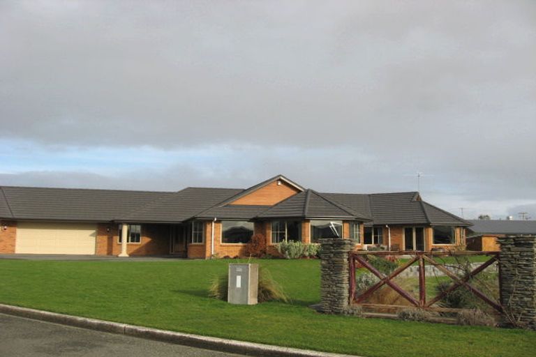 Photo of property in 11 Glenroy Park Drive, Waikiwi, Invercargill, 9810