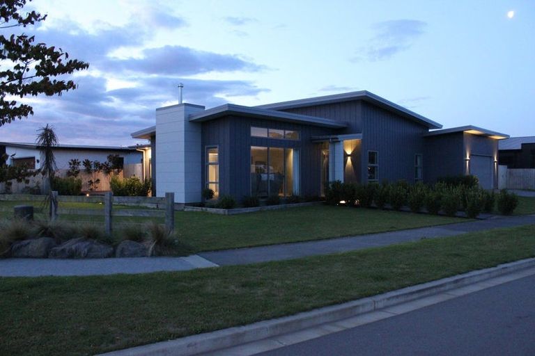 Photo of property in 2 Benjes Place, Woodend, 7610