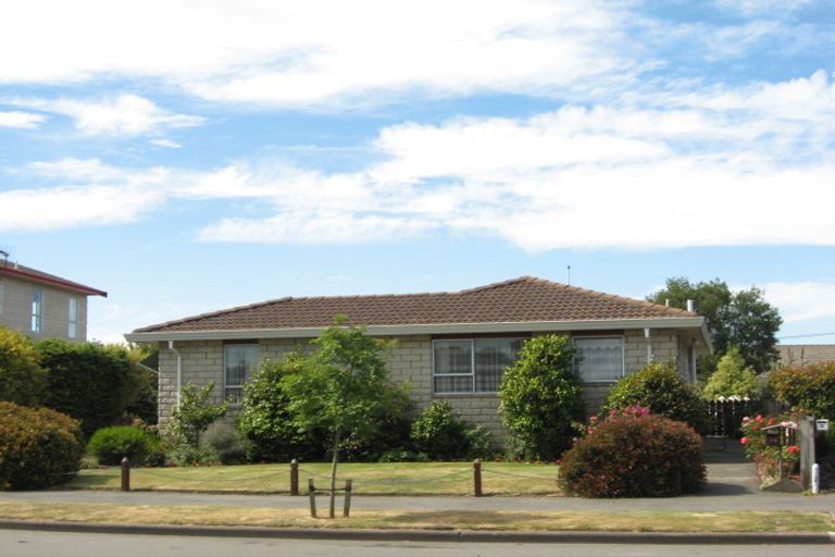 Photo of property in 14 Daytona Place, Parklands, Christchurch, 8083