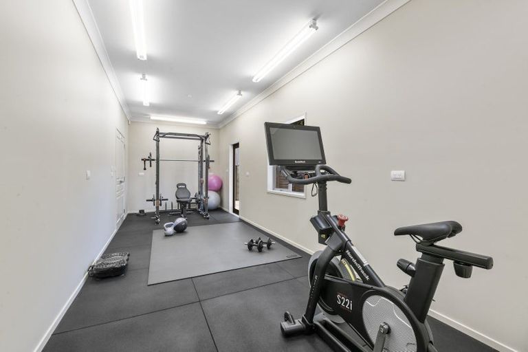 Photo of property in 64 Balboa Drive, Matakatia, Whangaparaoa, 0930