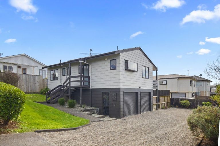 Photo of property in 2 The Glade South, Pukekohe, 2120