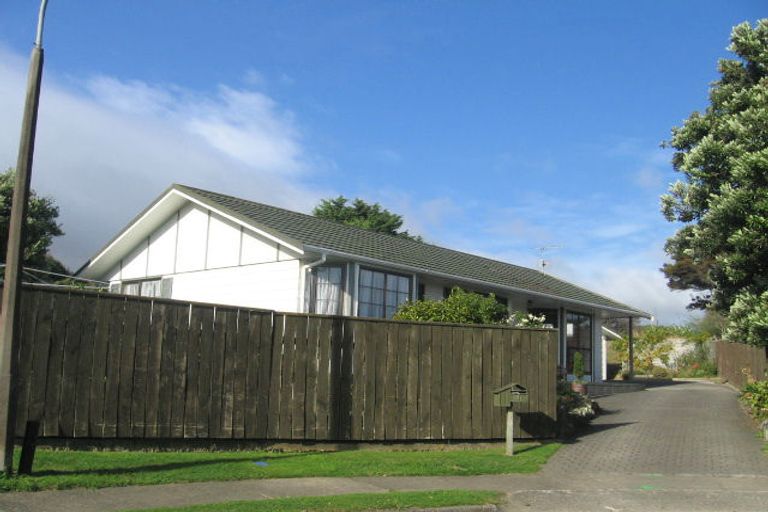 Photo of property in 29 Annan Grove, Papakowhai, Porirua, 5024