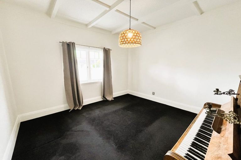 Photo of property in 71 Williams Street, Cambridge, 3434