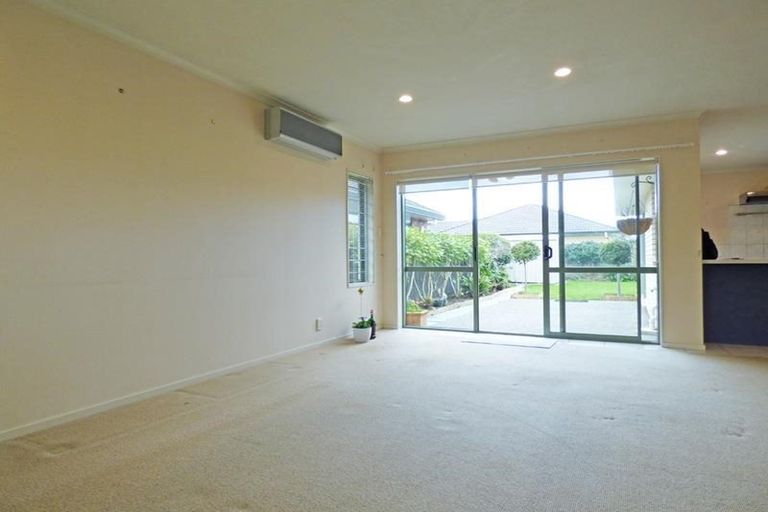 Photo of property in 10 Franco Lane, East Tamaki, Auckland, 2016