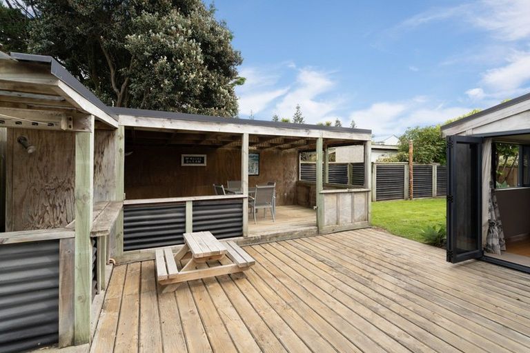 Photo of property in 81 Moana Street, Otaki Beach, Otaki, 5512