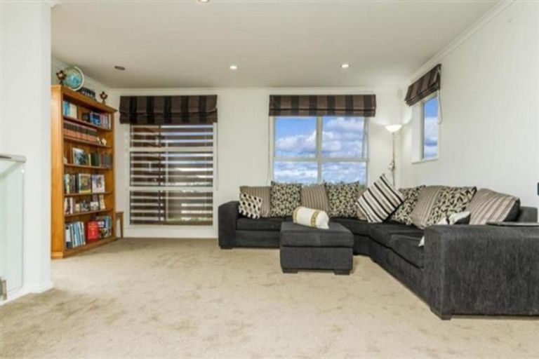 Photo of property in 4 Eastreef Court, Long Bay, Auckland, 0630