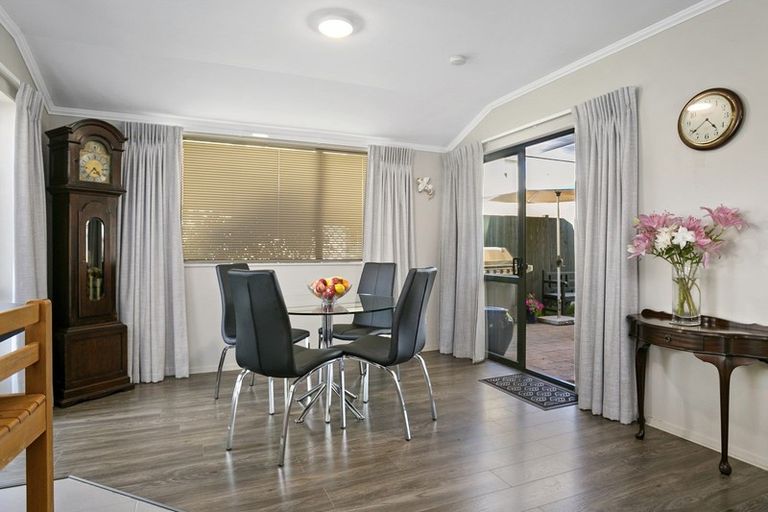 Photo of property in 24 Taylor Street, Cambridge, 3434