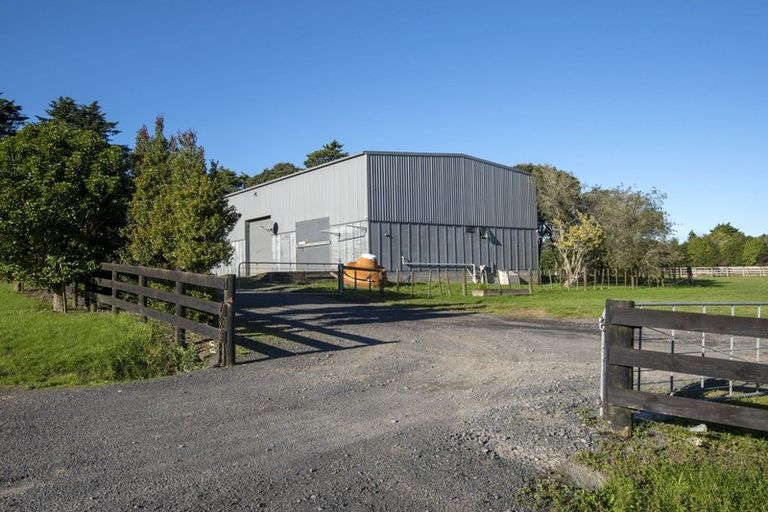 Photo of property in 63 Whitford Park Road, Whitford, Manurewa, 2576