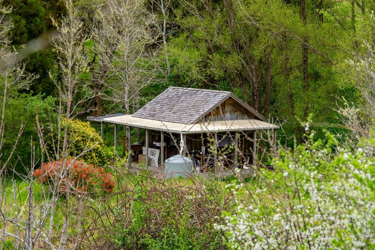 Photo of property in 110 Gibbons Road, Kaiwaka, 0573