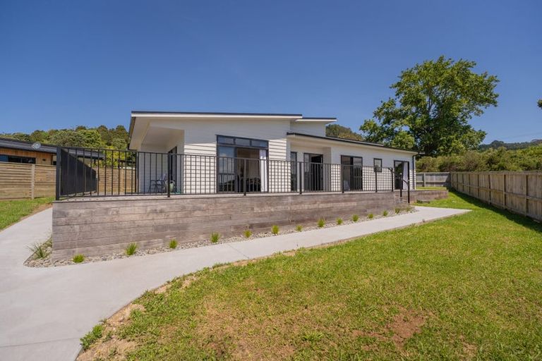 Photo of property in 4 Fred Harsant Drive, Cooks Beach, 3591