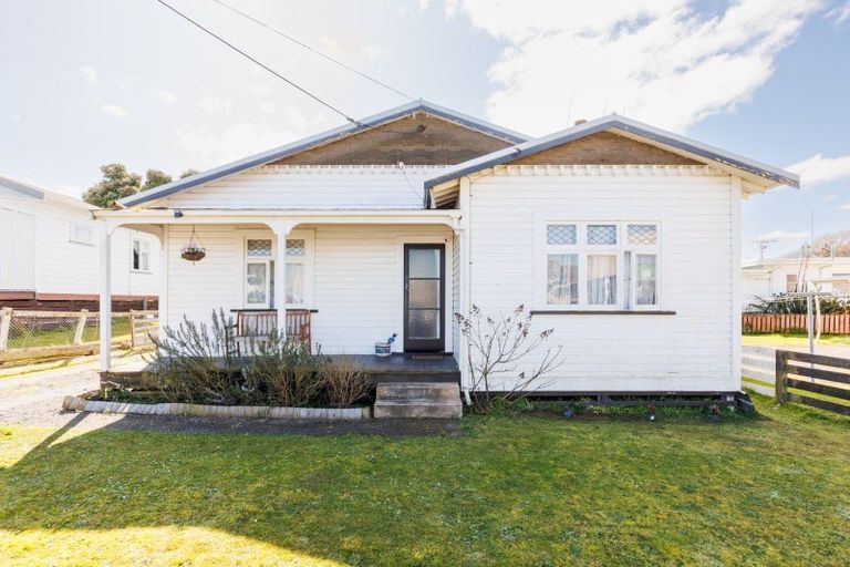 Photo of property in 2 Willis Street, Marton, 4710