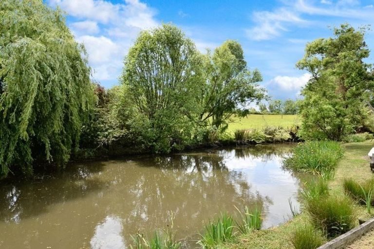 Photo of property in 59 Moontide Road, Kumeu, 0892