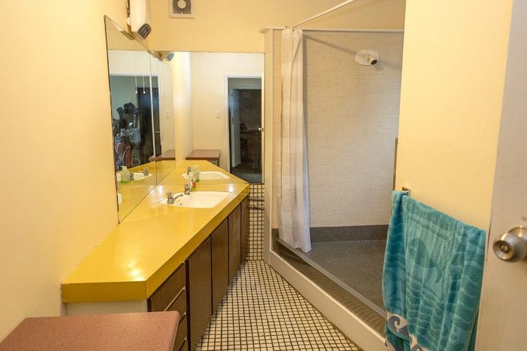 Photo of property in 5 Cosy Dell Road, North Dunedin, Dunedin, 9016