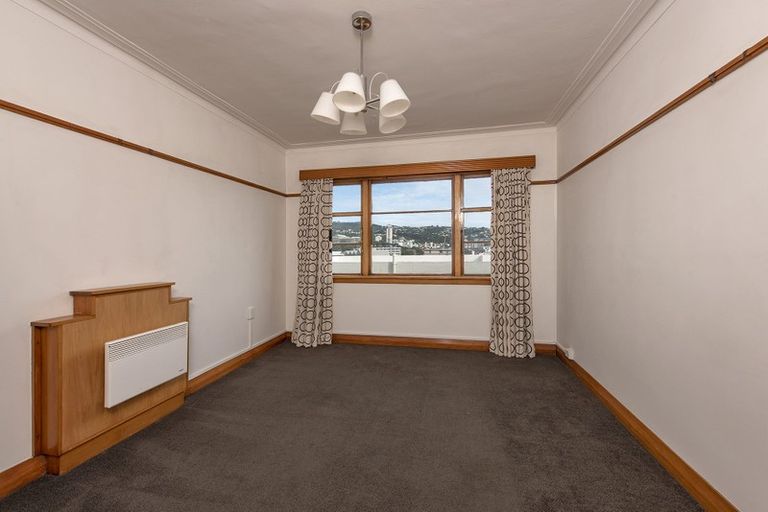 Photo of property in Ionian Flats, 123-125 Brougham Street, Mount Victoria, Wellington, 6011