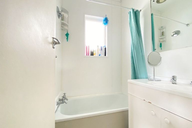 Photo of property in 2/846 Dominion Road, Mount Eden, Auckland, 1041