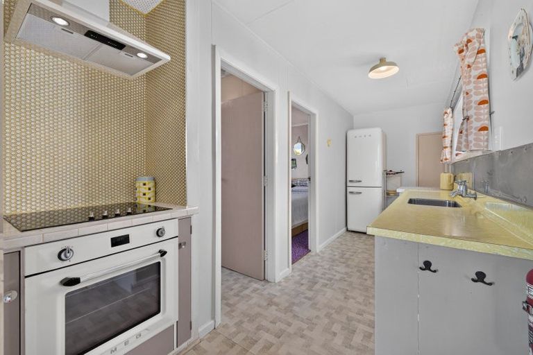Photo of property in 28 Andersons Road, Charteris Bay, Governors Bay, 8971