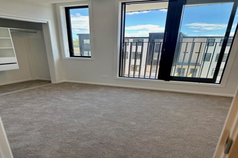 Photo of property in 10/19 Windlass Street, Long Bay, Auckland, 0630