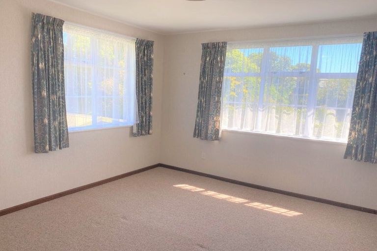 Photo of property in 10 Stephen Street, Johnsonville, Wellington, 6037