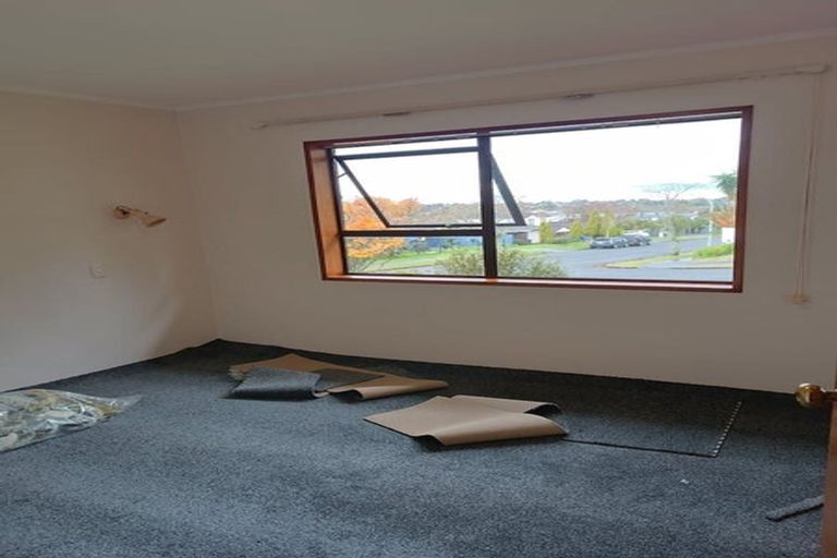 Photo of property in 34b Mark Edward Drive, Half Moon Bay, Auckland, 2012