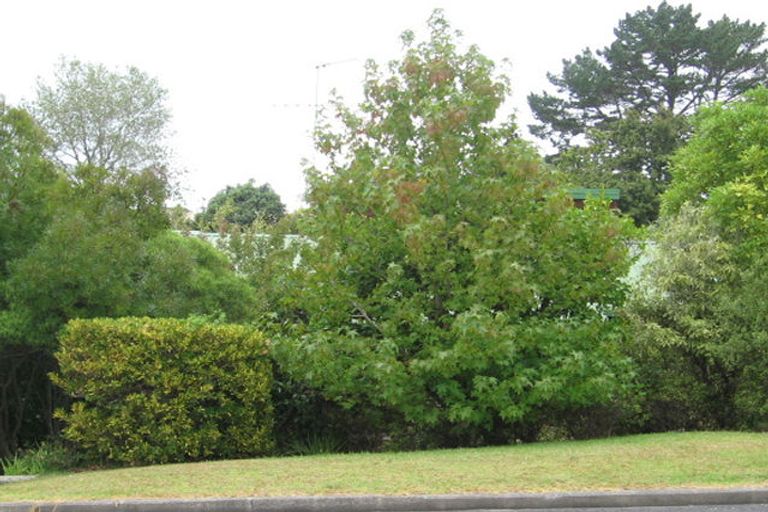 Photo of property in 1/8 Rossmore Terrace, Murrays Bay, Auckland, 0630