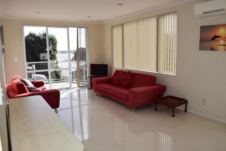 Photo of property in 97 Island Bay Road, Beach Haven, Auckland, 0626
