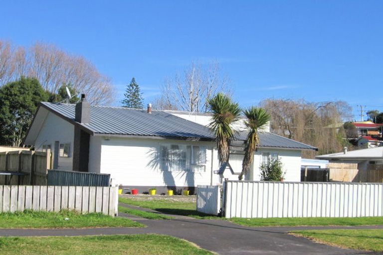 Photo of property in 16 Odlin Crescent, Nawton, Hamilton, 3200