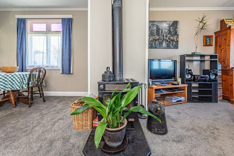 Photo of property in 5 Mosston Road, Castlecliff, Whanganui, 4501