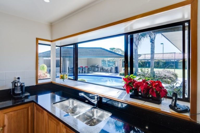 Photo of property in 77 Auckland Road, Greenmeadows, Napier, 4112