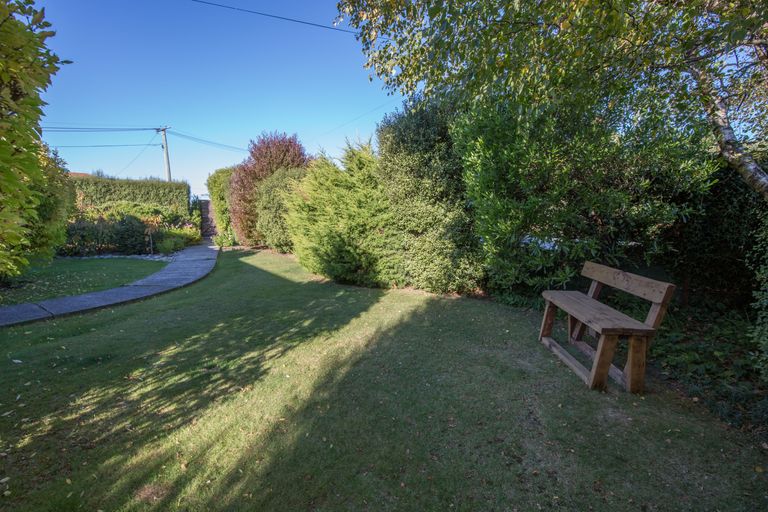 Photo of property in 332 Waterloo Road, Islington, Christchurch, 8042
