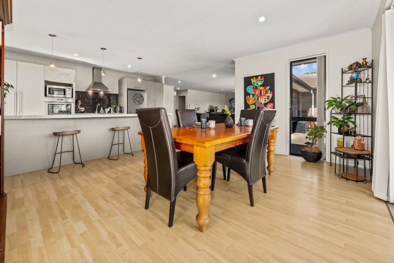 Photo of property in 1 Simpson Crescent, Raumati Beach, Paraparaumu, 5032