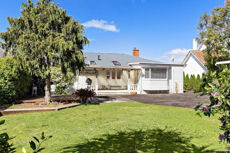 Photo of property in 399 Lake Road, Takapuna, Auckland, 0622