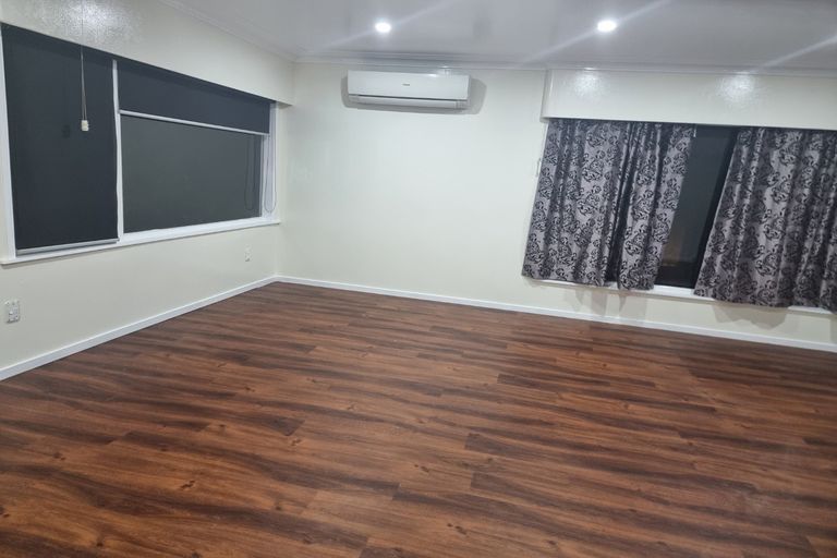 Photo of property in 90 Lawrence Crescent, Hillpark, Auckland, 2102